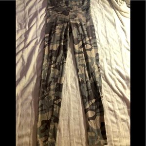 Old navy camo leggings